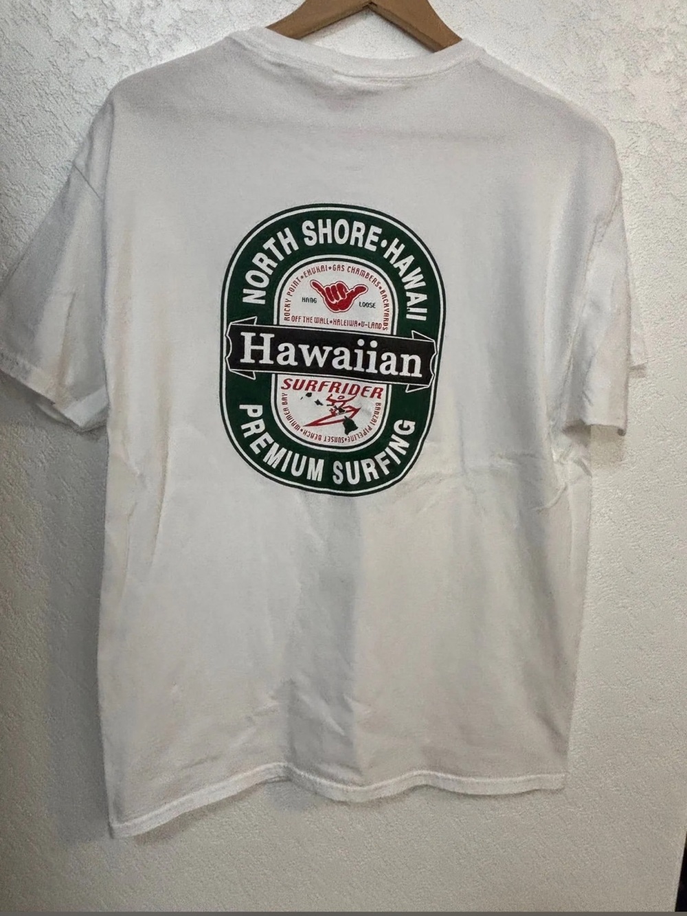 Hawaii • Hawaiian North Shore Premium Surfing Graphic Tee Hanes T-Shirt